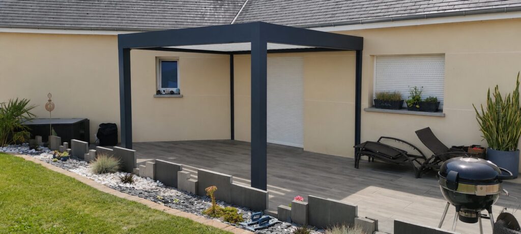 Pergola bioclimatique adossée