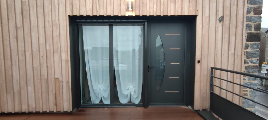 Store screen moteur solaire